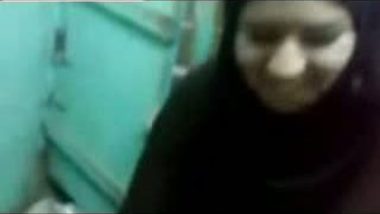 Chandi Cxxs Xxx Hd Video - Sinful Arab Girl Playing With Her Boyfriend porn tube video