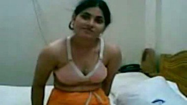 Free Indian Sex Scandal Of Young College Girl Leaked Online porn